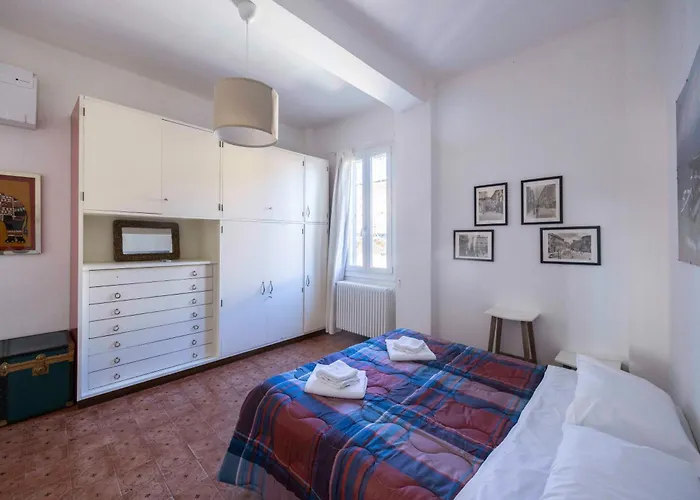 Santo Stefano, By Short Holidays