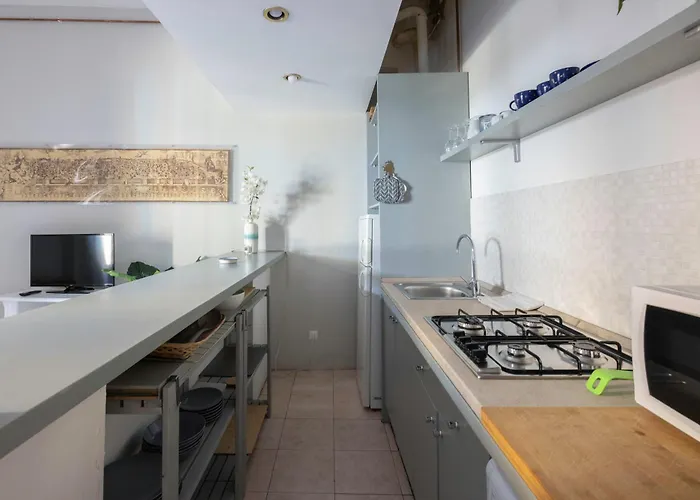 Santo Stefano, By Short Holidays شقة