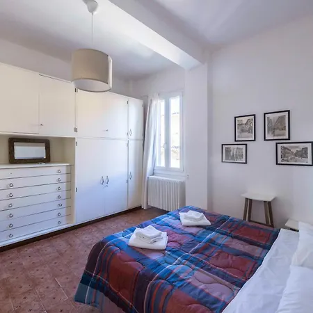 Santo Stefano, By Short Holidays