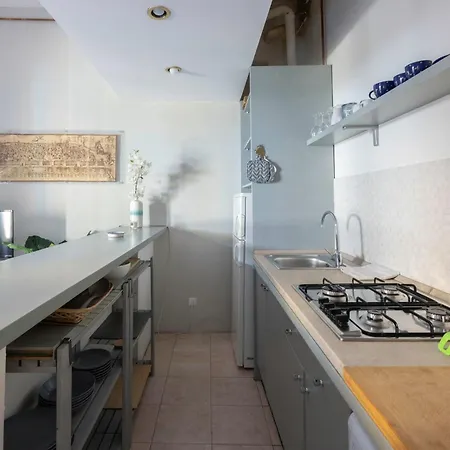 Santo Stefano, By Short Holidays شقة