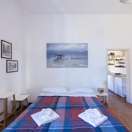 Santo Stefano, By Short Holidays شقة